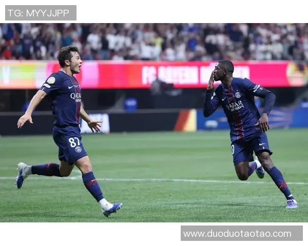 若昂内维斯的足球旅程与成长历程探秘